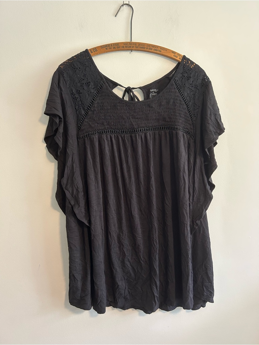 George 4x black lace neckline short ruffle sleeve blouse top